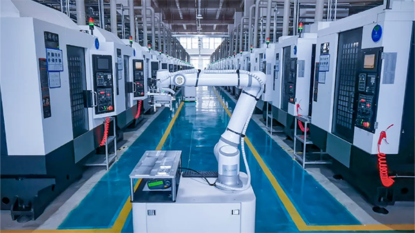 米兰·(milan)中国AGV复合机器人助力3C电子行业降本增效