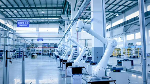 米兰·(milan)中国协作手臂，满足汽车行业复杂工艺需求